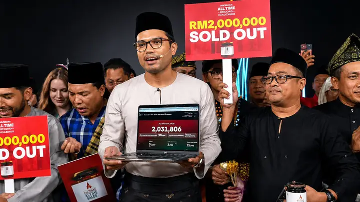Khairul Aming Pecah Rekod — RM2 Juta Kurang 2 Minit